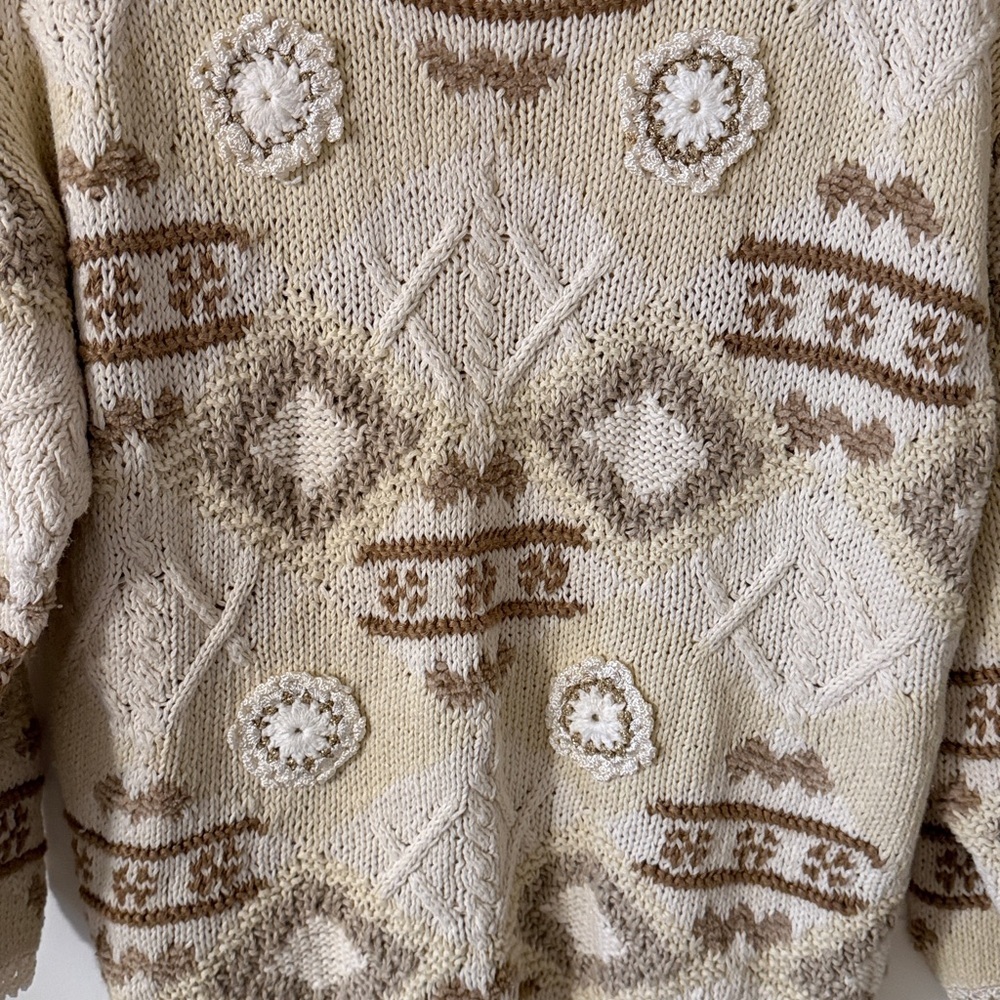 VINTAGE 90’s New York Style Hand-Knit Chunky Boho Sweater Ivory/Tan Medium - Picture 3 of 6